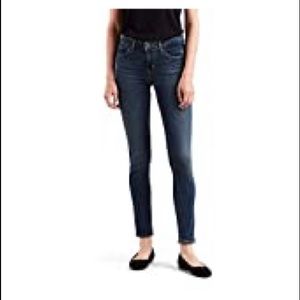 Levi’s 711 Skinny Jeans